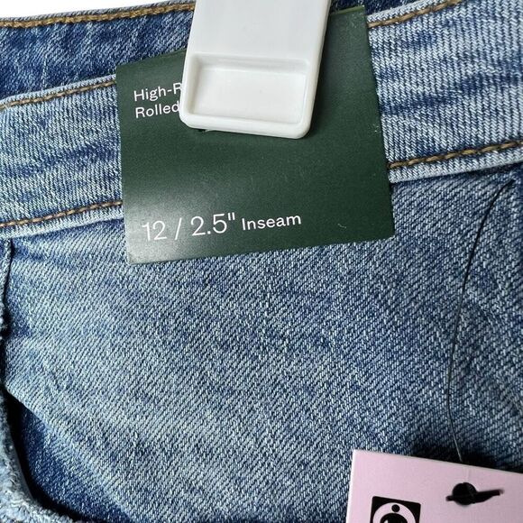 NEW Wild Fable High-Rise Curvy Rolled Cuff Jean Medium Wash Shorts 12 - Picture 5 of 6